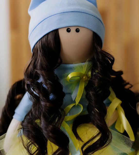 Лялька тільда чорнява україночка з ведмедиком сувенір Ukraine