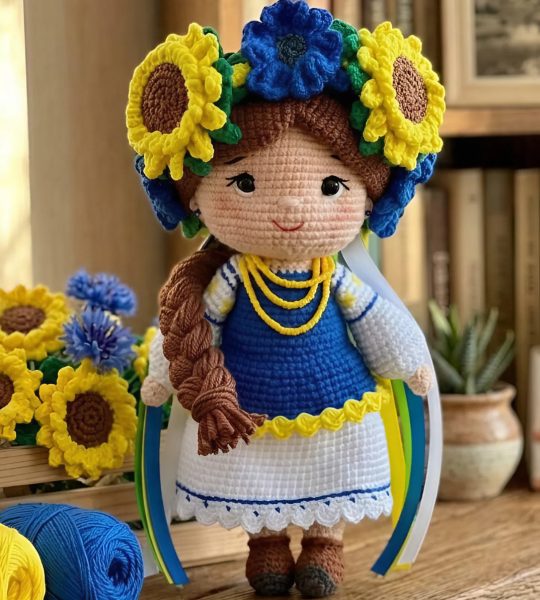 Сувенірна лялька україночка віночок соняшники, волошки