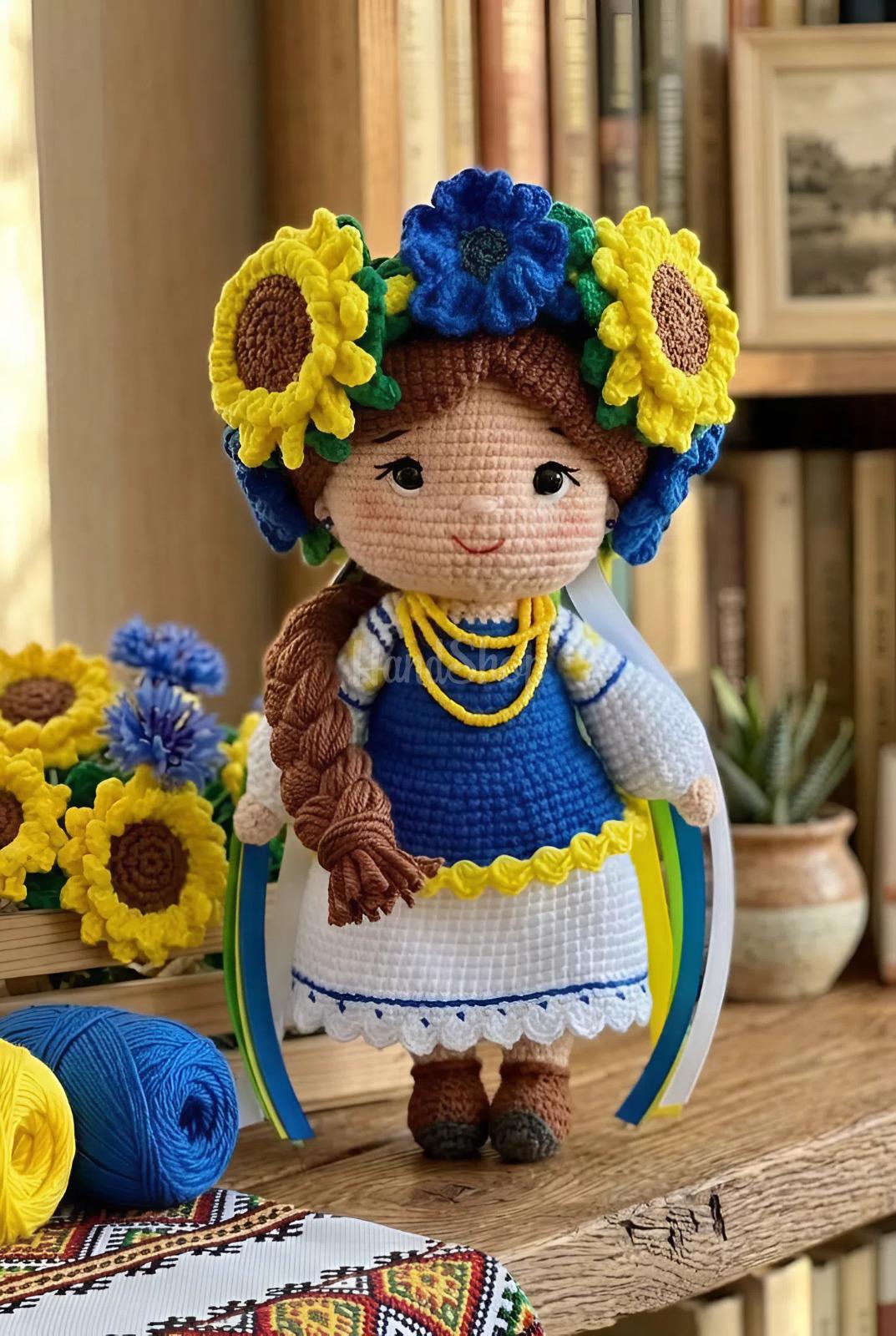 Сувенірна лялька україночка віночок соняшники, волошки Сувенірна лялька україночка віночок соняшники, волошки