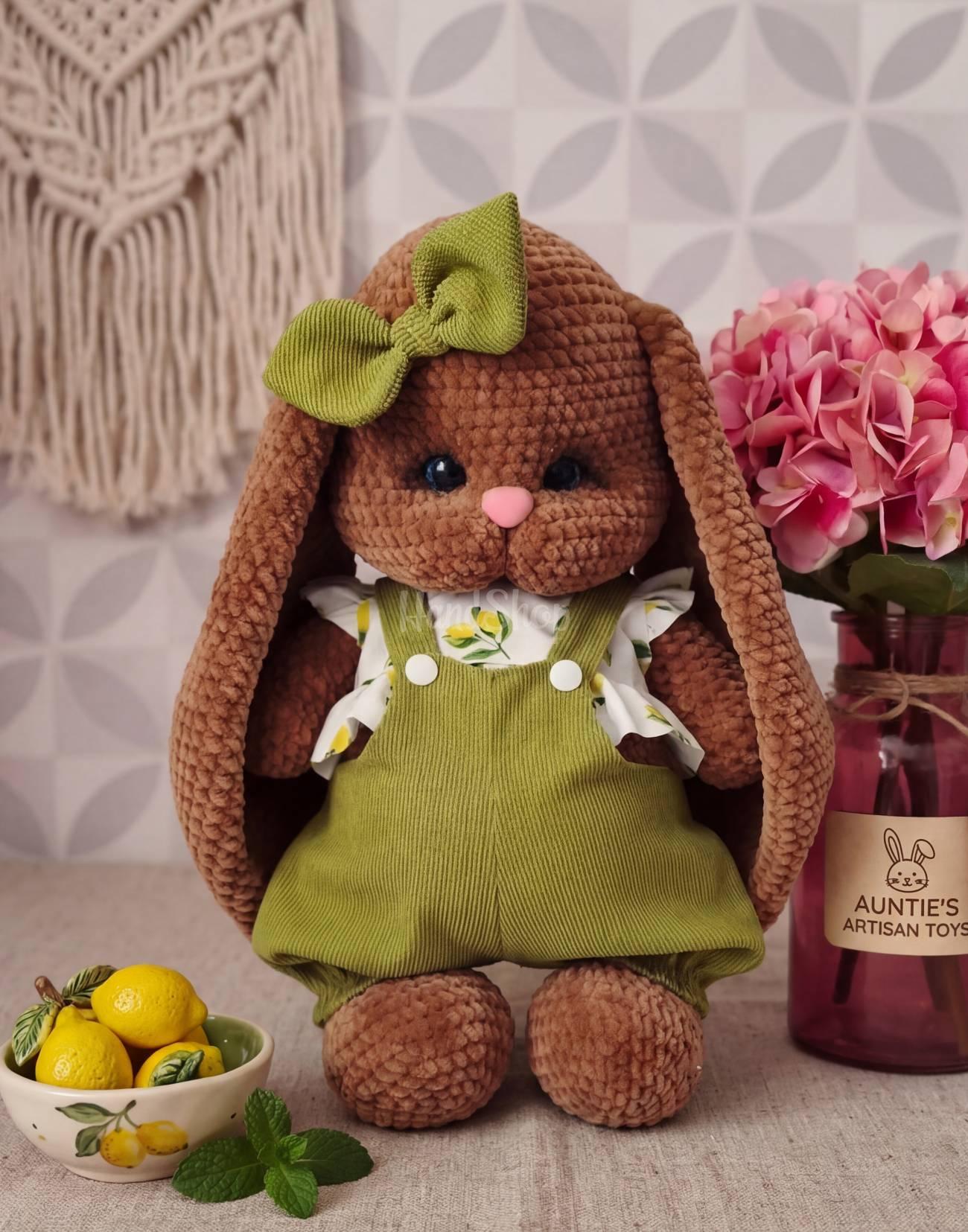 Дитяча іграшка велика зайка з бантиком в комбінезоні Великдень Дитяча іграшка велика зайка з бантиком в комбінезоні Великдень