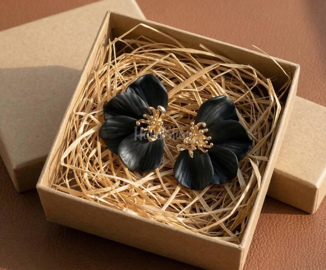 Стильні великі сережки чорна квітка половинки глина Стильні великі сережки чорна квітка половинки глина