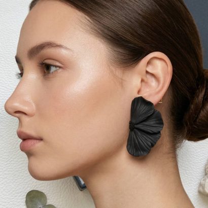 Жіночі сережки чорна квітка половинки полімерна глина