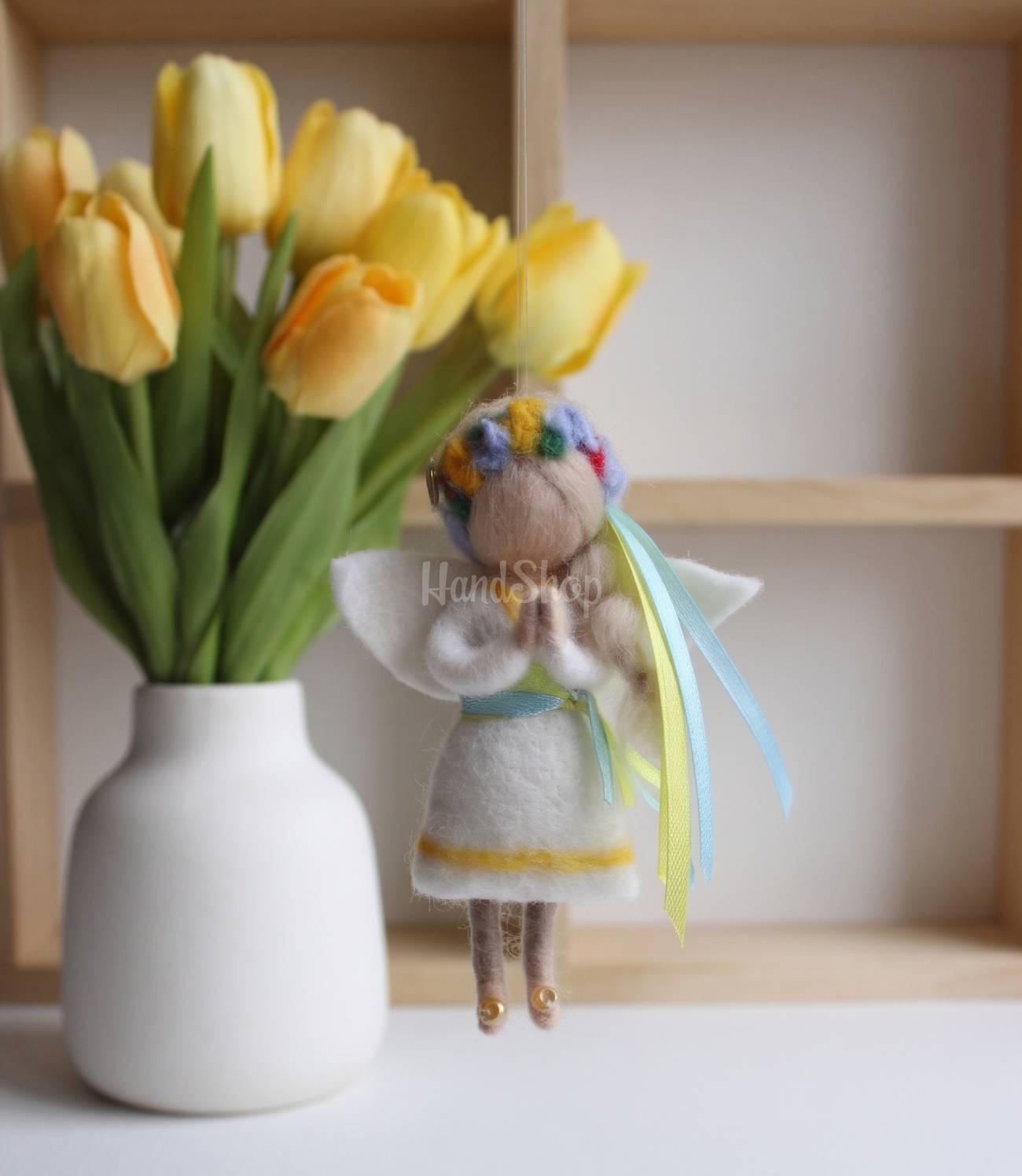 Сувенірна міні лялька підвіска янгол блондинка Ukraine Сувенірна міні лялька підвіска янгол блондинка Ukraine