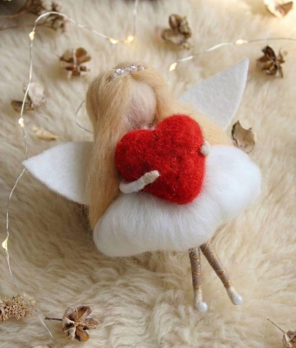 Сувенірні ляльки валентинки ангели підвіски вовна (на вибір!) Сувенірні ляльки валентинки ангели підвіски вовна (на вибір!)