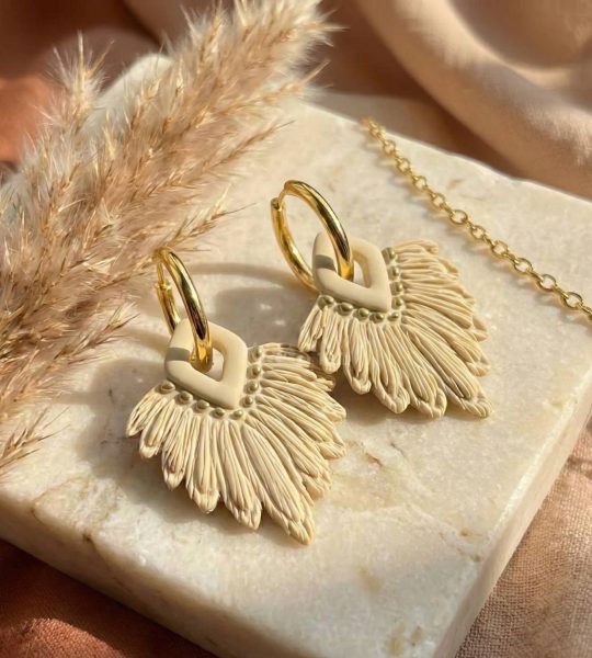 Стильні жіночі сережки з полімерної глини в стилі бохо