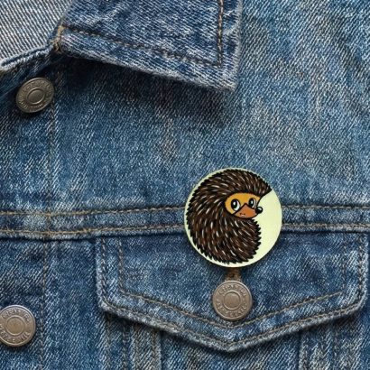 Дерев'яна сувенірна дитяча кругла брошка їжачок розпис