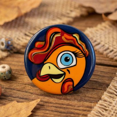 Дитяча дерев'яна кругла брошка курочка Великдень, розпис