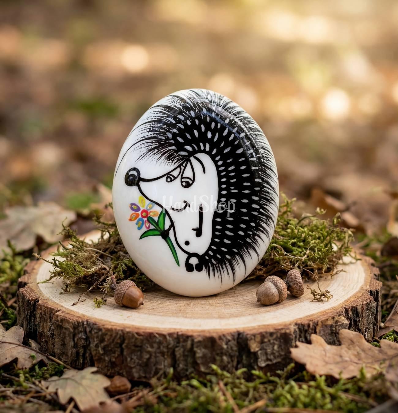 Дерев'яна оригінальна брошечка їжак букет розпис Дерев'яна оригінальна брошечка їжак букет розпис