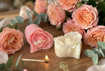 Романтичний подарунок набір свічок з соєвого воску у формі квіток троянд-сердець з індивідуальним ароматом