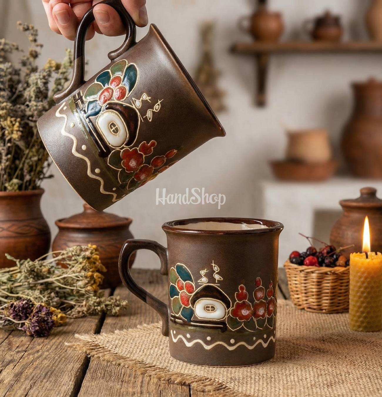 Керамічна чашка хатинка, лелеки, мальви ручний розпис Керамічна чашка хатинка, лелеки, мальви ручний розпис