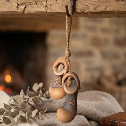 Підвісний сувенір кераміка черевички ручної роботи