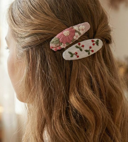 Дитячі заколки для волосся квіти, ягідки ручна вишивка