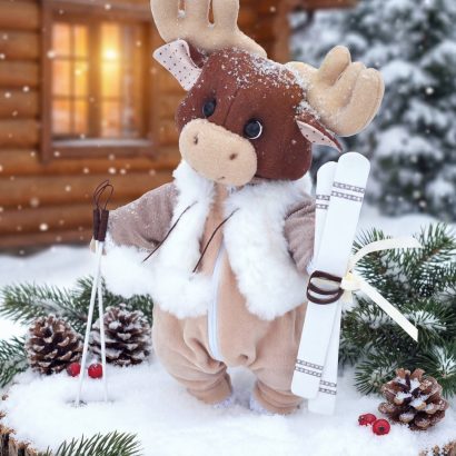 Новорічна іграшка лось з лижами на підставці сувенір