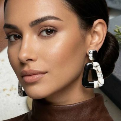 Стильні геометричні чорно-білі сережки з полімерної глини