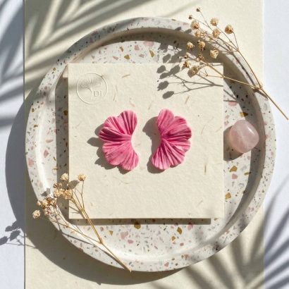 Авторські сережки рожеві пелюстки полімерна глина