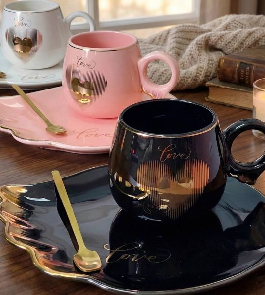 Сувенірна чашка з тарілкою крила кераміка love (на вибір!)