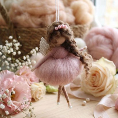 Міні лялька своїми руками янгол кудрява в рожевій сукні