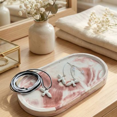 Комплект прикрас сережки та кулон білі голубки полімерна глина