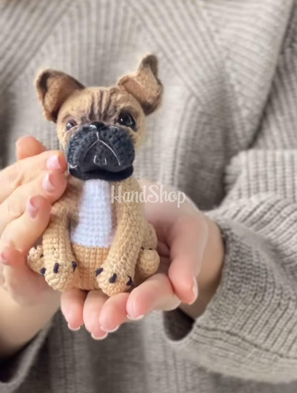 Авторська іграшка в'язаний пес французький бульдог Авторська іграшка в'язаний пес французький бульдог