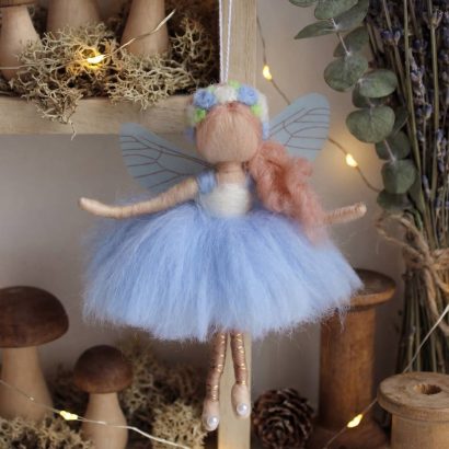 Лялечка валяна з вовни підвіска веснянка ангел з крилами