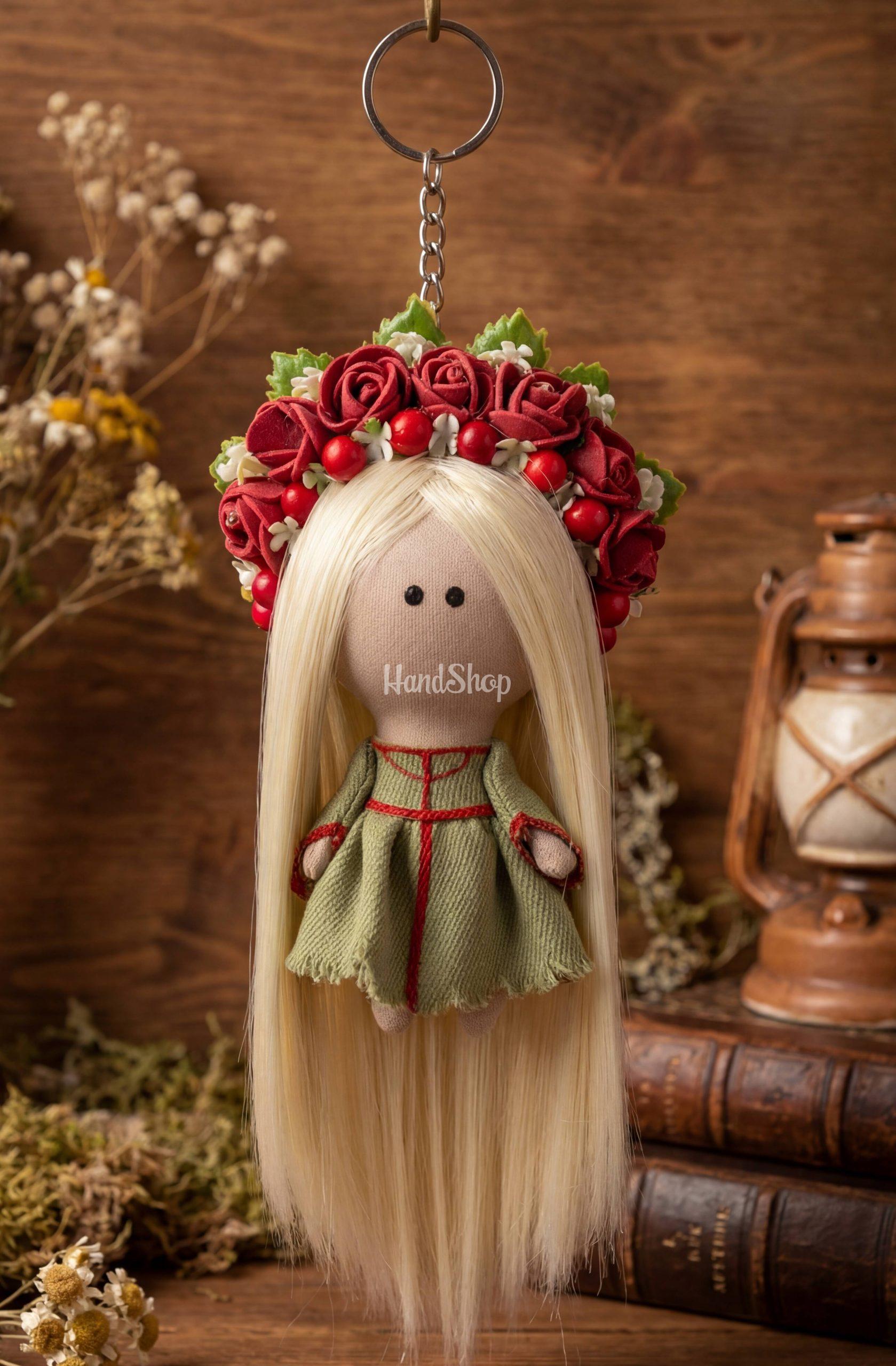 Лялька блондинка з довгим волосся лісова Мавка брелок Лялька блондинка з довгим волосся лісова Мавка брелок