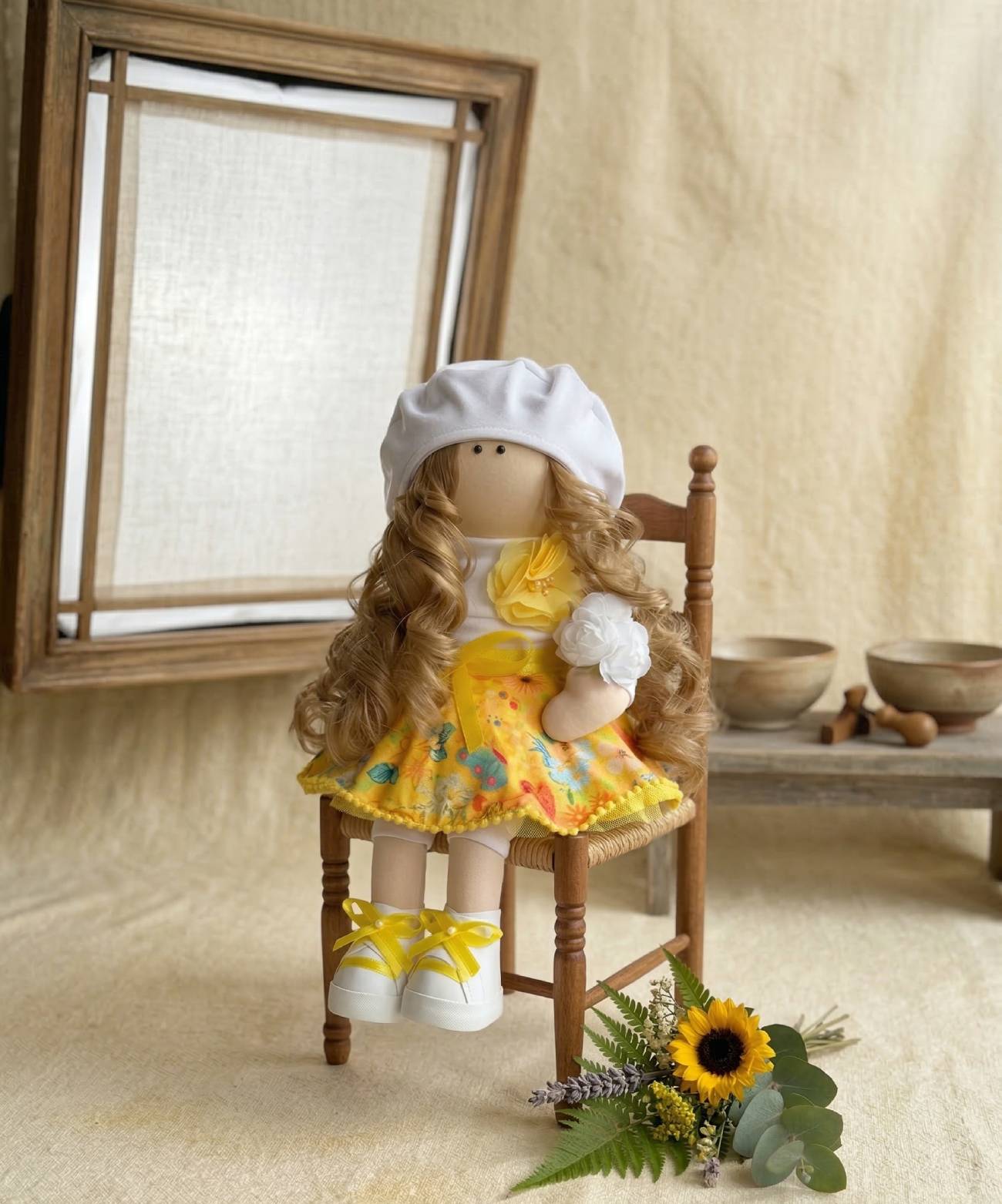 Світло, ніжність і казка - авторська великодня кучерява лялька тільда в береті для особливого подарунка