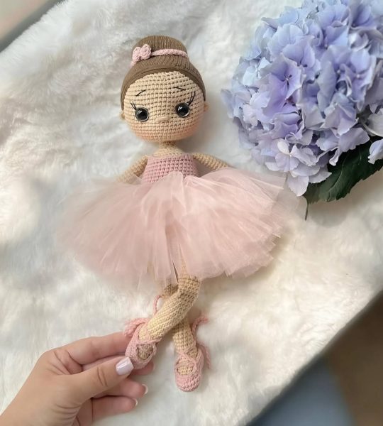 Лялька балеринка в пуантах велика сувенірна іграшка