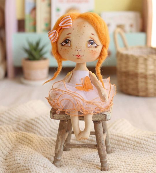 Лялька авторська рудоволоса з двома косичками та бантом