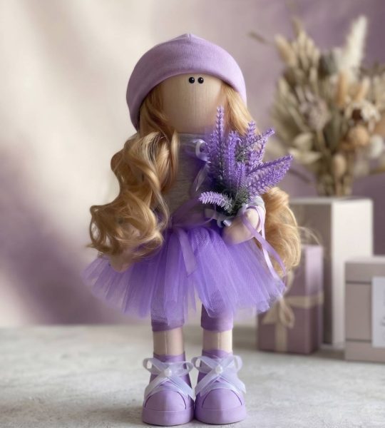 Сувенірна авторська інтер'єрна кудрява лялька тільда лаванда