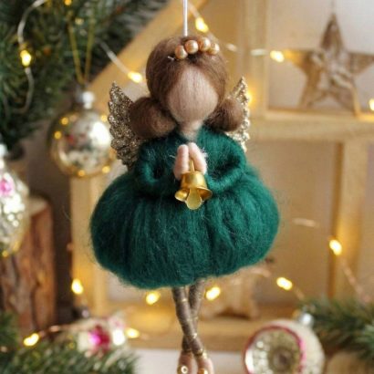 Різдвяна лялечка ангел з вовни підвіска в зеленій сукні 2026
