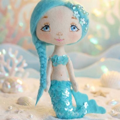 Сувенірна лялька русалонька з довгим волоссям косою