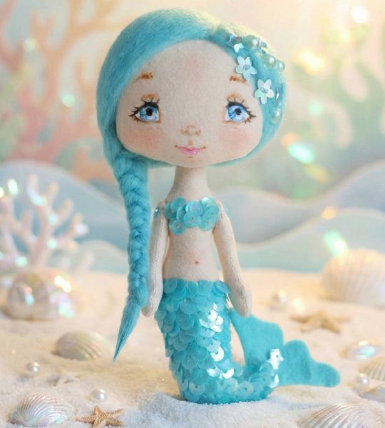 Сувенірна лялька русалонька з довгим волоссям косою