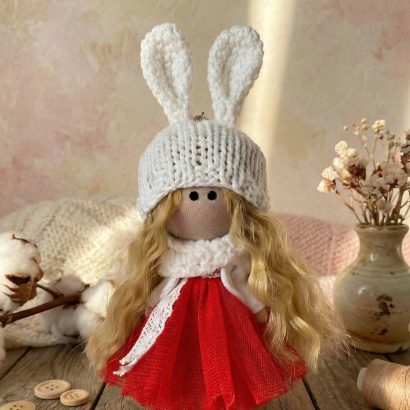 Сувенірна лялька брелок зайка валентинка у пишній сукні