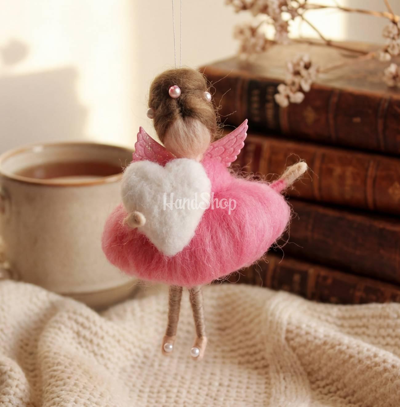 Лялька ангел з крилами підвіска валентинка у рожевій сукні Лялька ангел з крилами підвіска валентинка у рожевій сукні