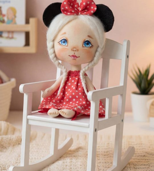 Лялька авторська маленька сувенірна білявка Мінні Маус