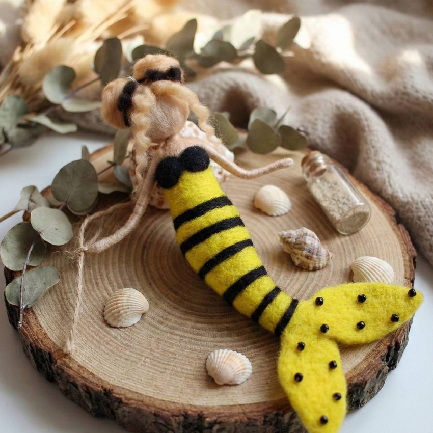 Ексклюзивна лялька-підвіска русалонька-бджілка - стильний і душевний подарунок для Дня матері та не тільки