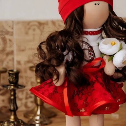 Лялька сувенірна текстильна україночка в вишиванці