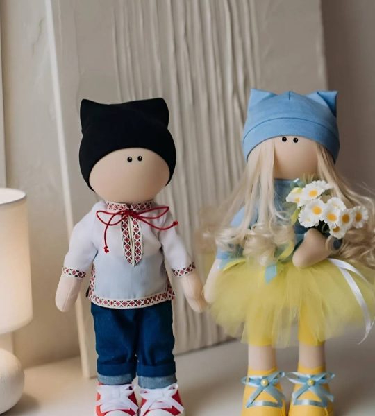 Авторські текстильні ляльки сувенірна пара українець та україночка