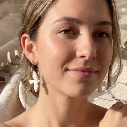 Жіночі сережки білі пташки голубки з полімерної глини