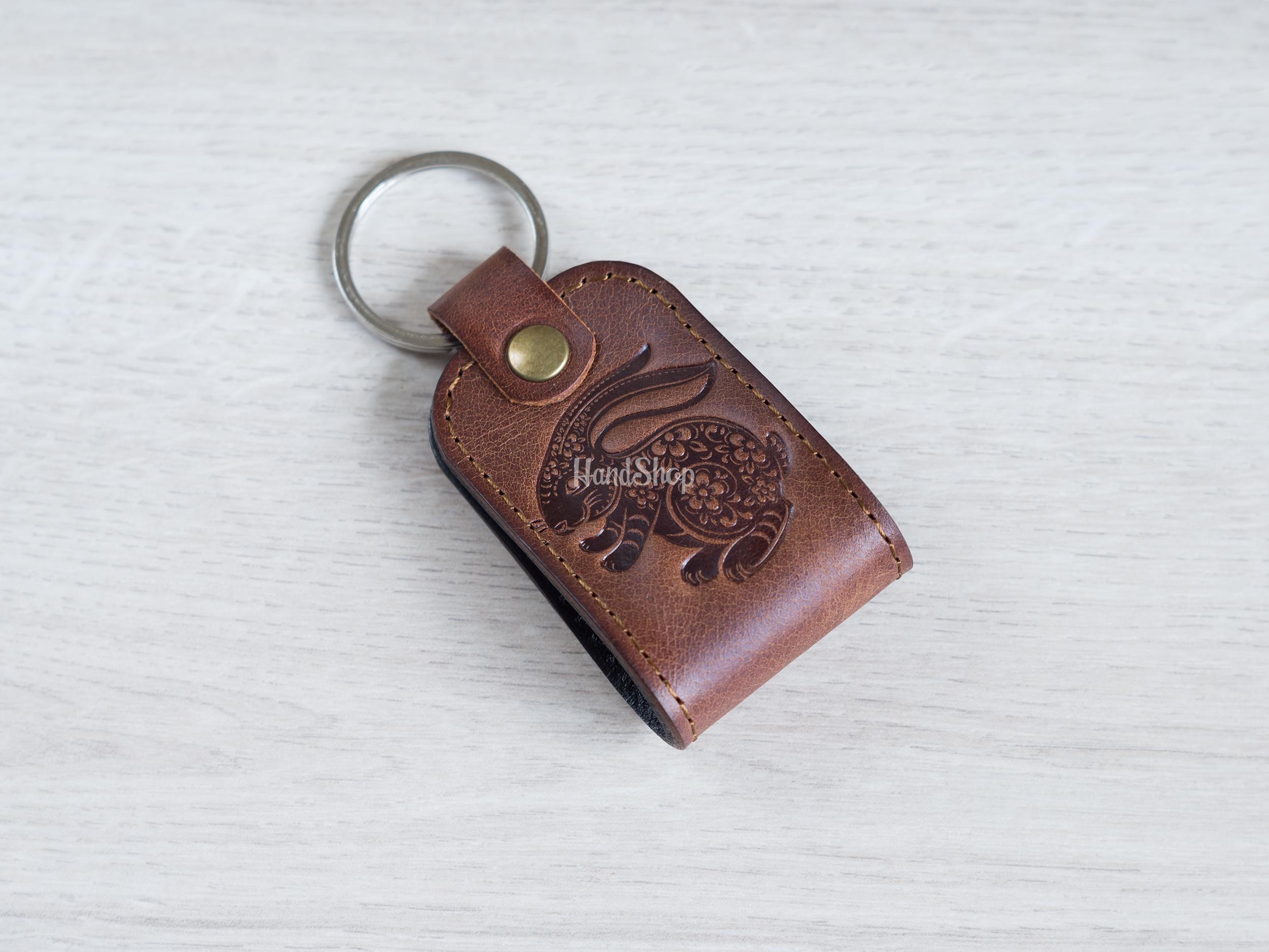 Брелок на ключі шкіра кролик 2023 тиснення коричневий Брелок на ключі шкіра кролик 2023 тиснення коричневий