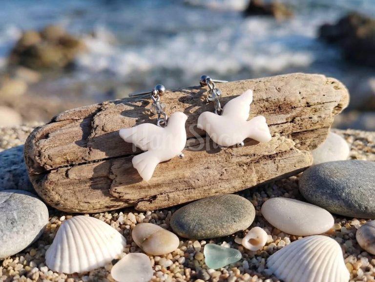 Жіночі сережки білі горлиці миру з полімерної глини — фото 1
