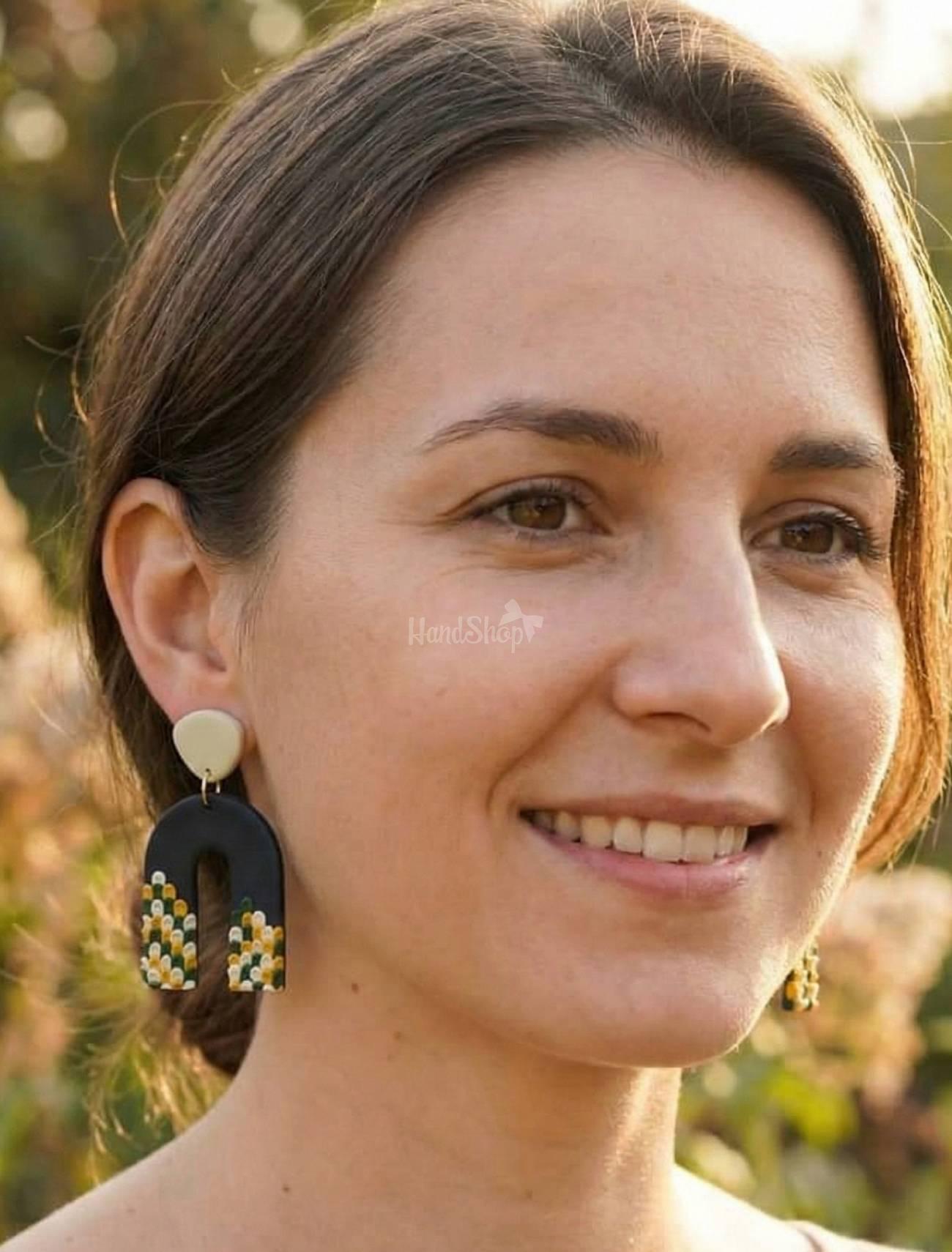 Стильні авторські жіночі сережки ручна робота глина Стильні авторські жіночі сережки ручна робота глина