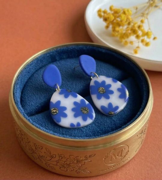 Жіночі овальні сині сережки з квітами, полімерна глина