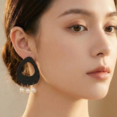 Авторські сережки геометричні овальні чорні річкові перли