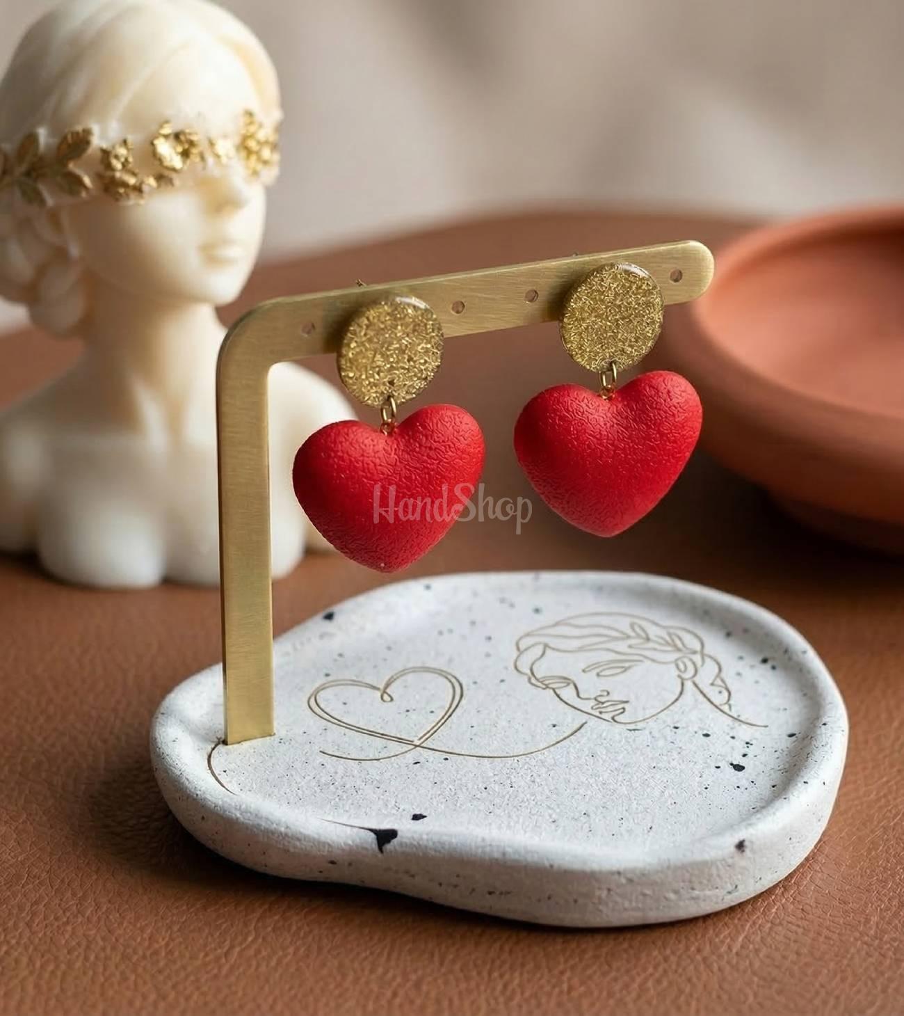 Жіночі сережки червоні сердечка полімерна глина Жіночі сережки червоні сердечка полімерна глина