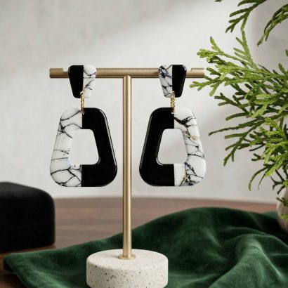 Стильні геометричні чорно-білі сережки з полімерної глини