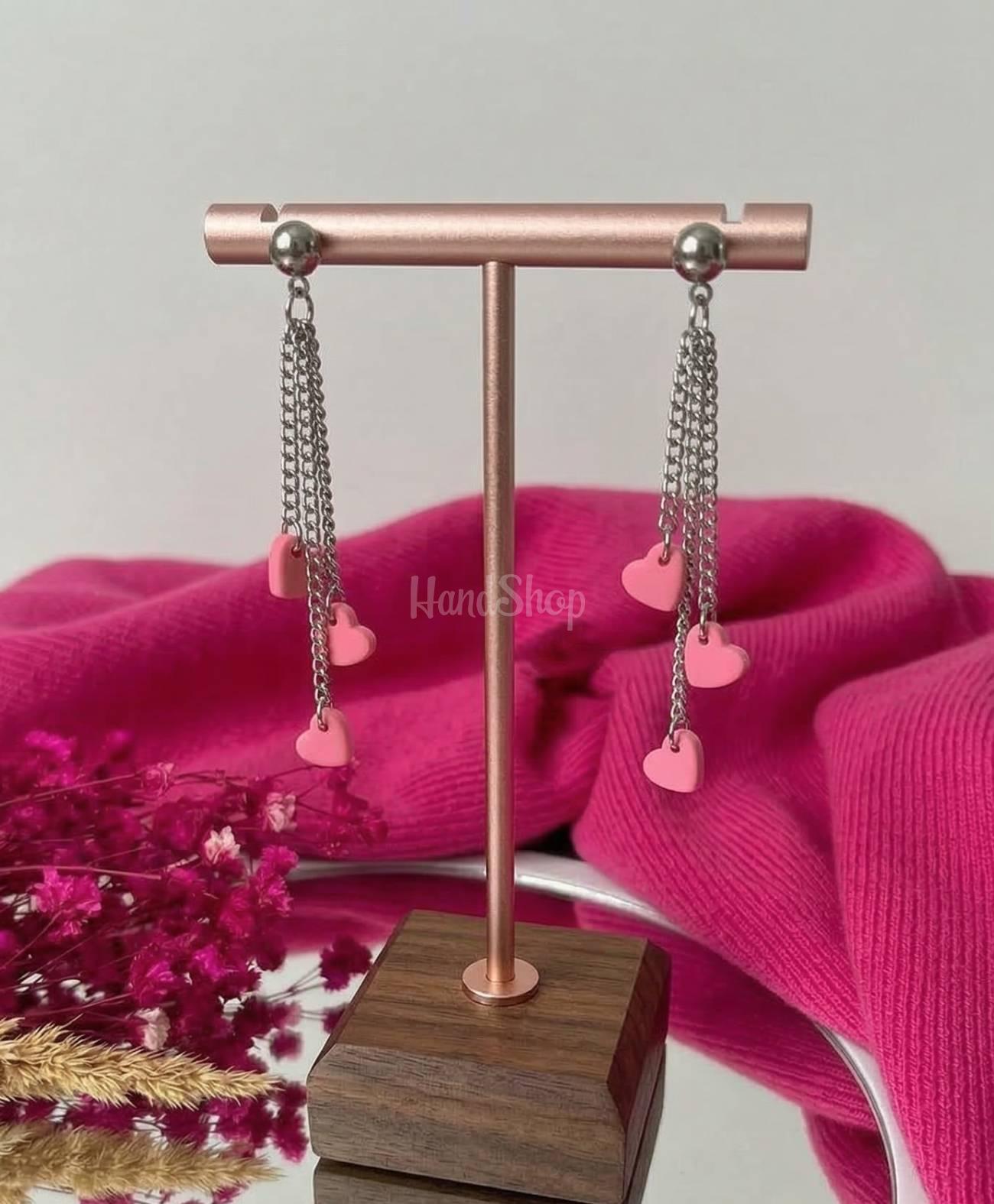 Стильні довгі сережки сердечка рожеві з глини на ланцюжку Стильні довгі сережки сердечка рожеві з глини на ланцюжку