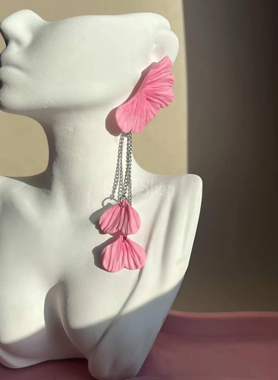 Авторські довгі сережки рожеві пелюстки полімерна глина Авторські довгі сережки рожеві пелюстки полімерна глина