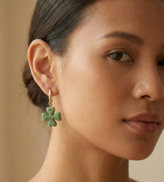 Жіночі сережки зелені листочки клевера полімерна глина