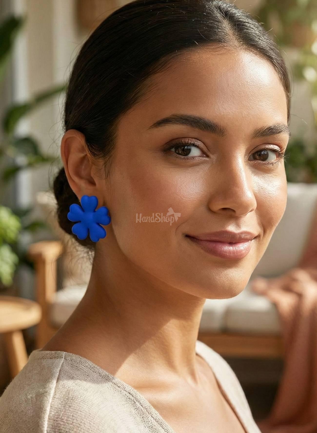 Жіночі авторські сережки об'ємні сині квіти глина Жіночі авторські сережки об'ємні сині квіти глина